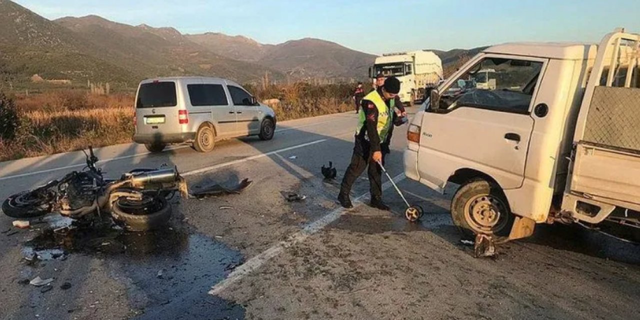 Genç öğretmen trafik kazasında hayatını kaybetti