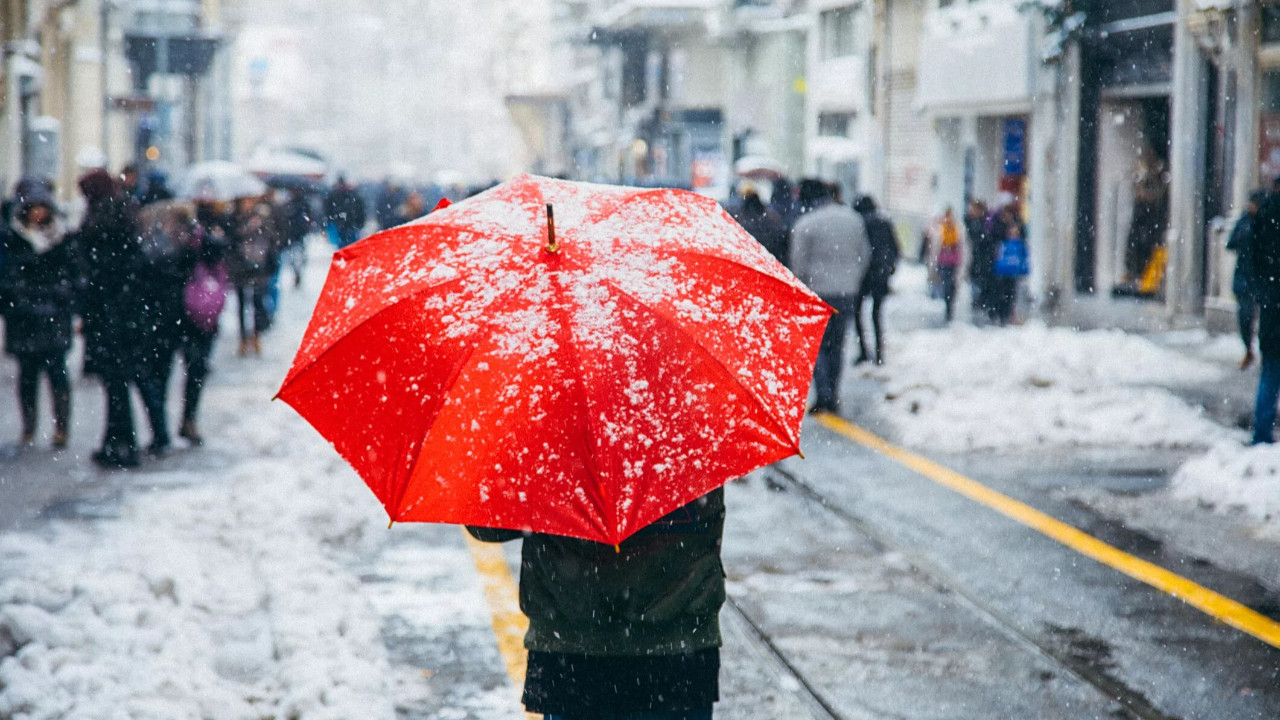 Yılın son gününe kadar mevsim normallerinin üzerinde seyreden hava yeni yılda kar ve yoğun sağanağa dönüşecek!