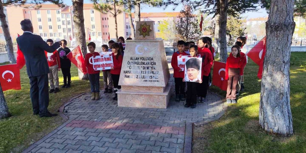 Minik Öğrencilerden Duygulandıran Etkinlik