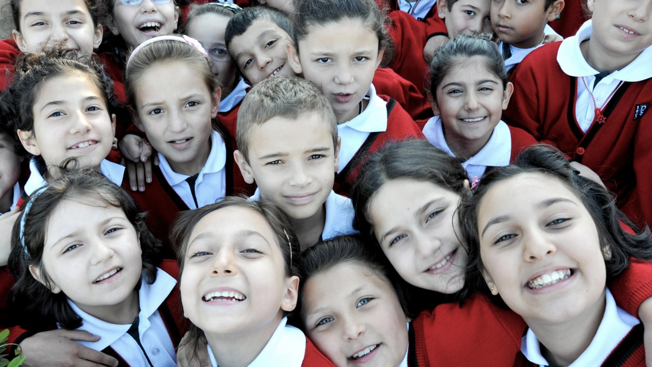 Milletvekili, maaşının tamamını okullara bağışladı! Protokol imzalandı!