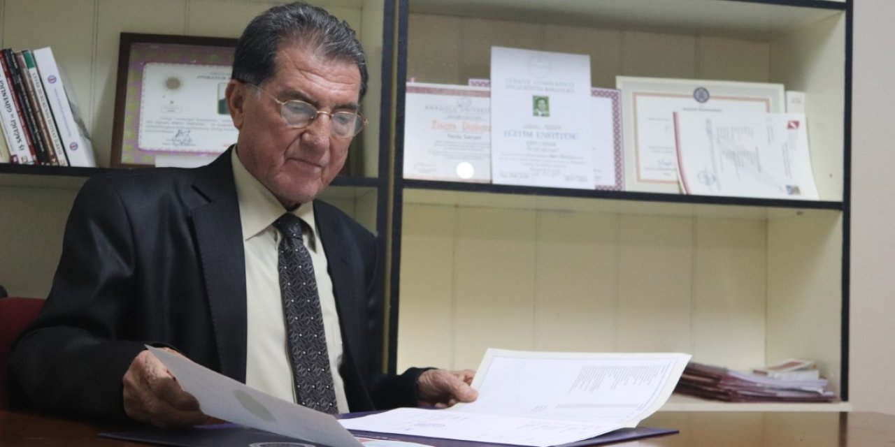 Eski Milli Eğitim Müdürünün Hobisi Üniversite Bitirmek: 14 Diploması Var
