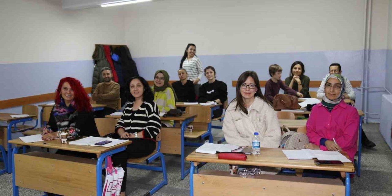 Görevli Öğretmenlere İngilizce Kursu Verildi