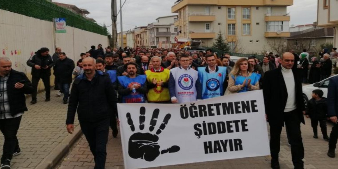 "Öğretmene saygı şiddete hayır" yürüyüşü