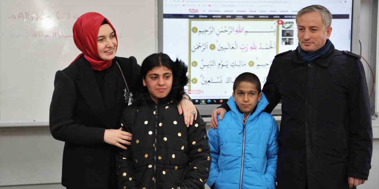 "Okulum Beni Bekler Projesi" ile 853 çocuk yeniden sıralara oturdu