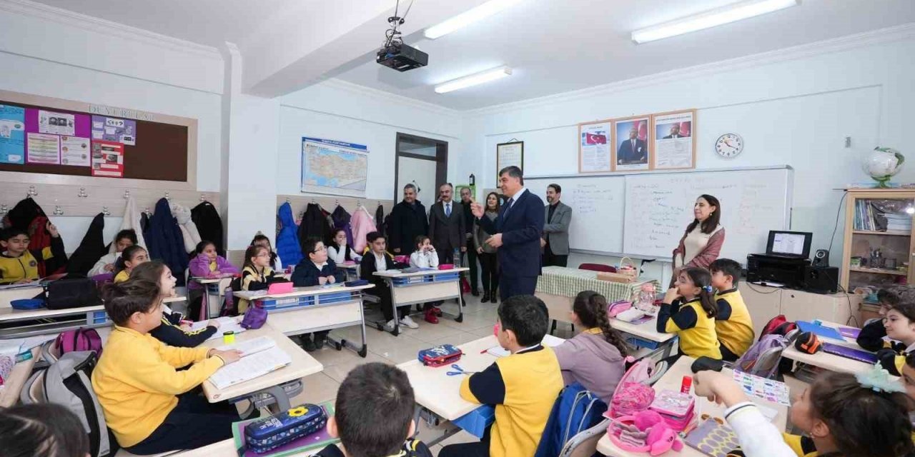 Öğretmen talep etti, dersi Belediye Başkanı anlattı