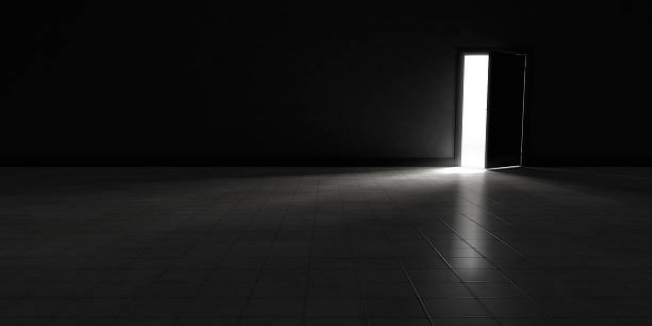 Öğrencileri karanlık odaya kapatan öğretmen görevden alındı
