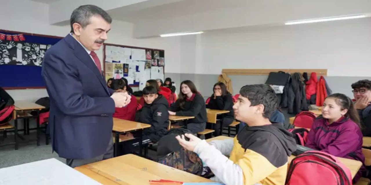 Öğretmenler cep telefonu yasağından memnun