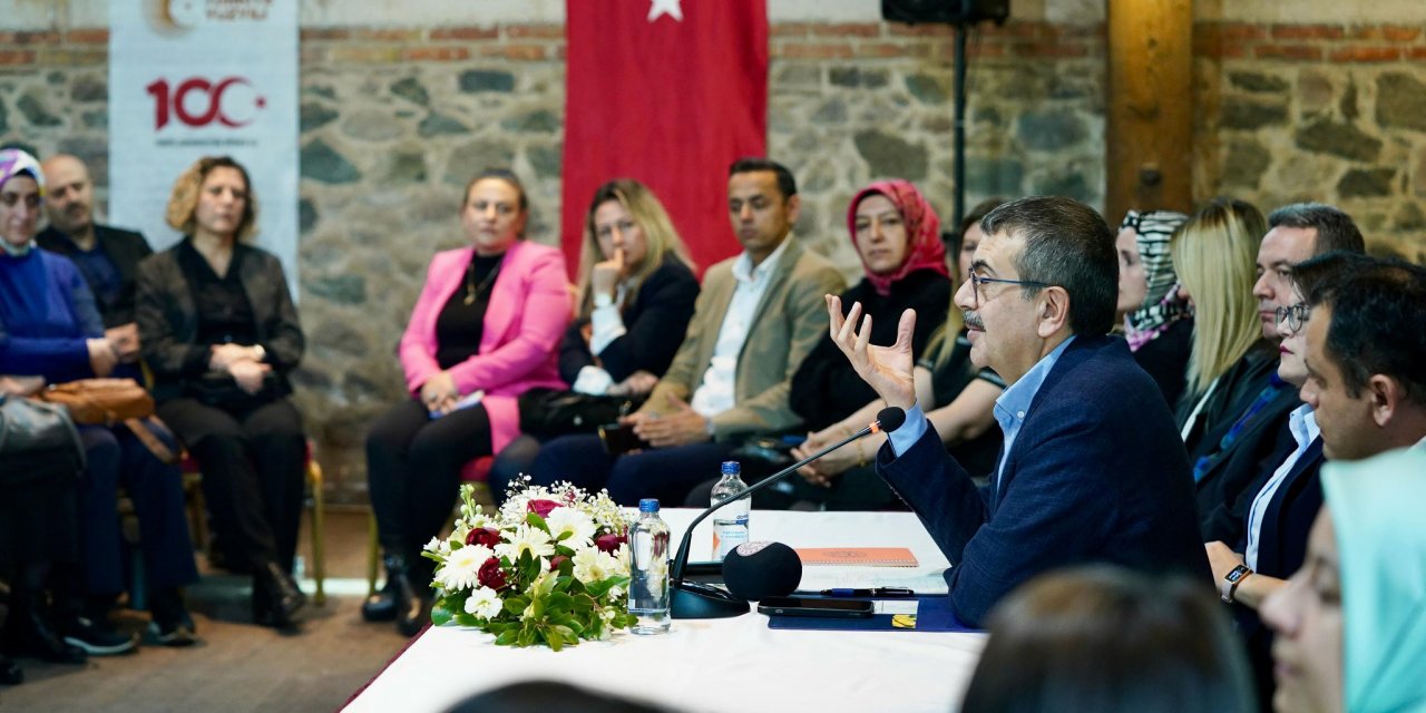 Bakan Yusuf Tekin: Ek ders ücretlerini artırmak Maliyenin görevi. Biz zaten her şeyi yapıyoruz.