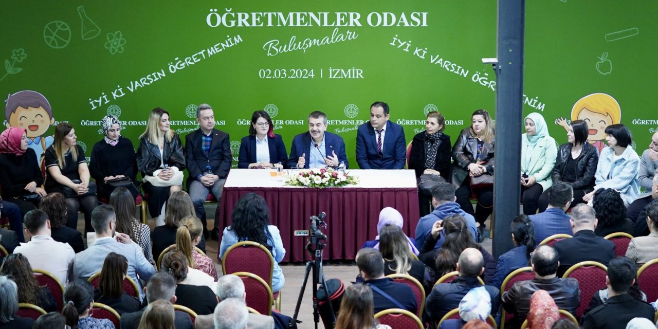 Bakan Yusuf Tekin, öğretmenlerle bir araya geldi