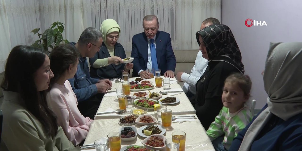 Cumhurbaşkanı Erdoğan, iftarı vatandaşın evinde gerçekleştirdi