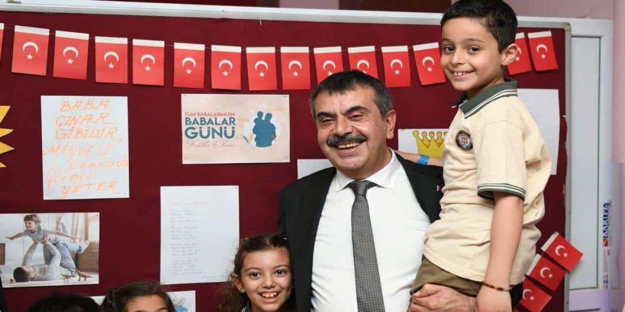 Bakan Yusuf Tekin'in MEB'de Birbirimizi Kandırmayalım Demesine Rağmen Yusuf Tekin'i Kimler Kandırıyor.