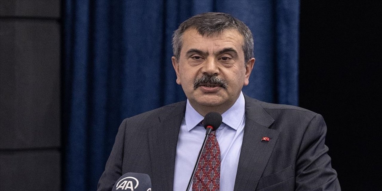 Bakan Tekin açıkladı: Sosyal medya uygulamalarıyla ilgili adım geliyor
