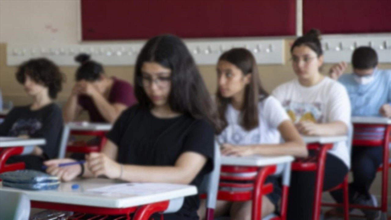 Türkçe, Edebiyat, Yabancı Dil dersi öğretmenlerini yakından ilgilendiriyor! Bu derslerin sınavlarında değişiklikler olacak!