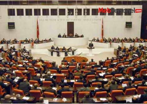 Emekliye ek ikramiyeyi düzenleyen tasarı kabul edildi