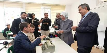 Bakan Tekin ve Bakan Göktaş'tan Görme Engelli Öğrencilere Ziyaret
