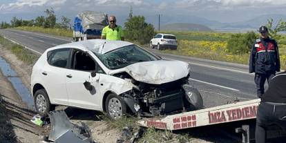 Otomobil Takla Attı: Öğretmen Çift ve 2 Çocukları Yaralandı