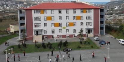 LGS Heyecanı Zirvede: Tercih Dönemi Öncesi Türkiye'nin Gözde Fen Liseleri Belli Oldu!
