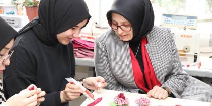Mersin'den Türkiye'ye Örnek Bir Kadın Projesi: "Kadın Eli Değmiş,Belli"