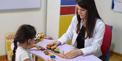 Özel Eğitim Öğretmenleri İçin Yeni Gözde: Özel Sektörde Yüksek Gelir ve Kendi İşini Kurma Fırsatı!