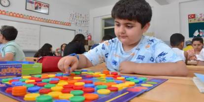 Van'da çocuklar yaz tatilini okullardaki etkinliklerle değerlendiriyor