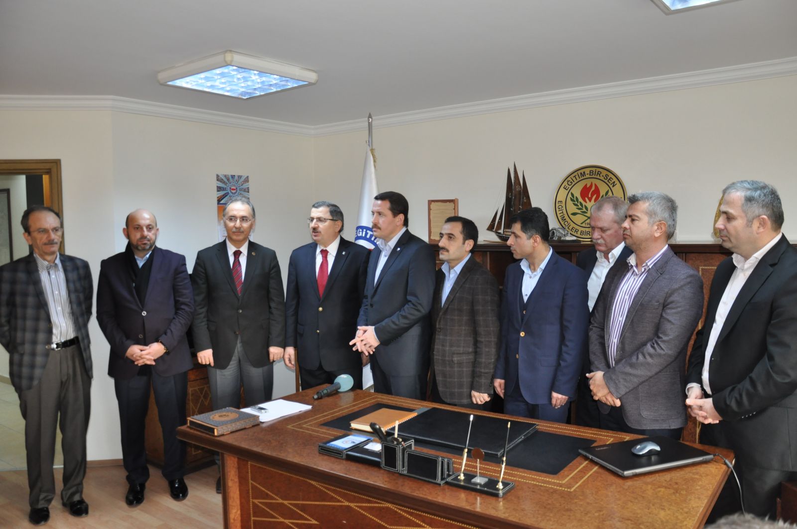 "EBS'de "Yeni Yönetim Görevi Devraldı"