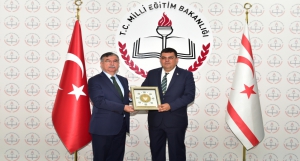 Bakan Yılmaz, KKTC Millî Eğitim Bakanı Berova ile bir araya geldi