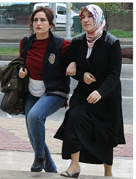 FETÖ'den aranan kadın öğretmen  yakalandı