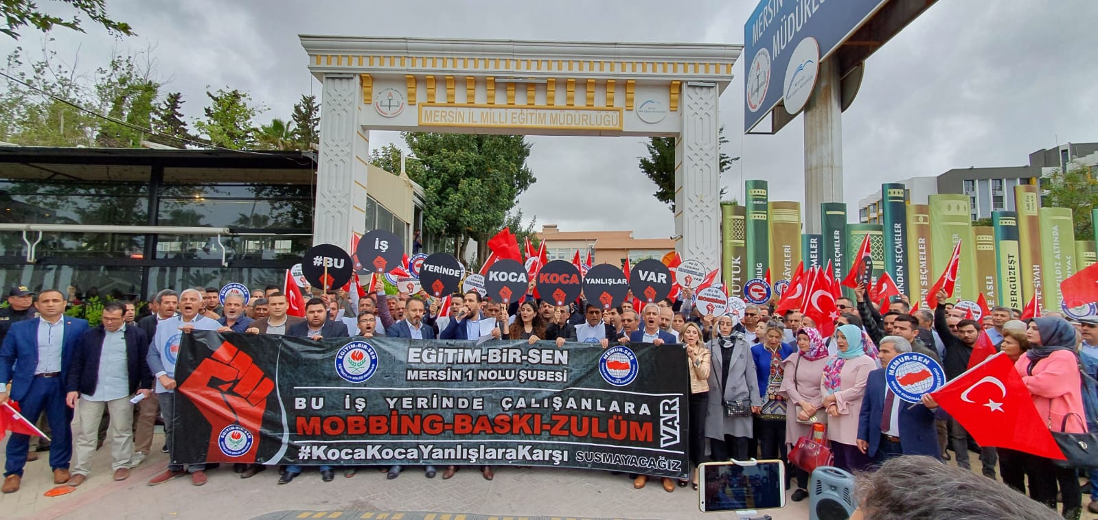 İl Milli Eğitim Müdürü Protesto Edildi