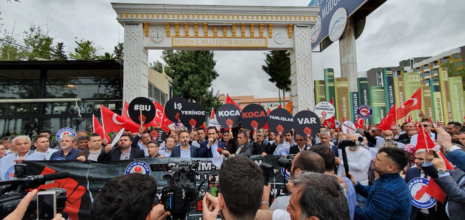 İl Milli Eğitim Müdürü Protesto Edildi