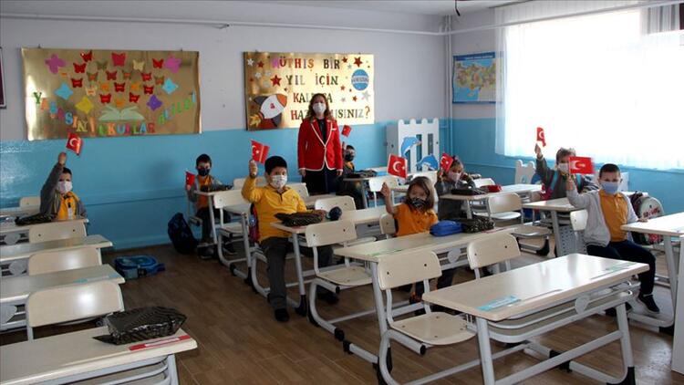 Okullar ne zaman ara  tatil olacak? MEB 2020-2021 takvimi